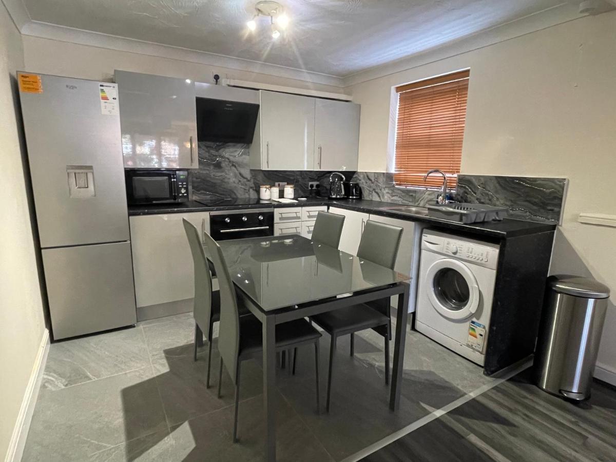 The Regency Entire 1 Bedroom Flat Accomodation Лестер Екстер'єр фото